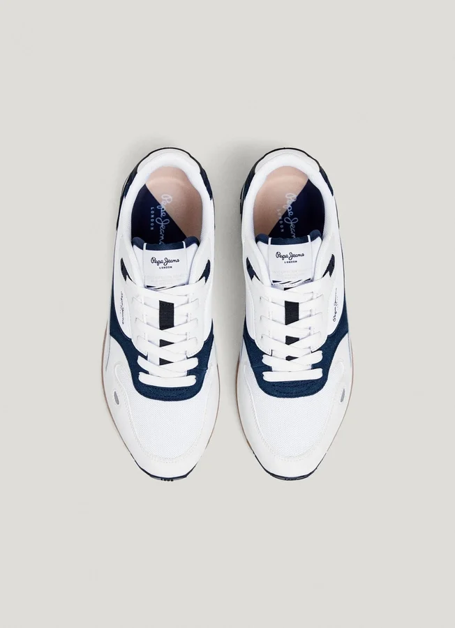 Sneaker aus Leder mit Details aus Wildleder Sneaker aus Leder mit Details aus Wildleder