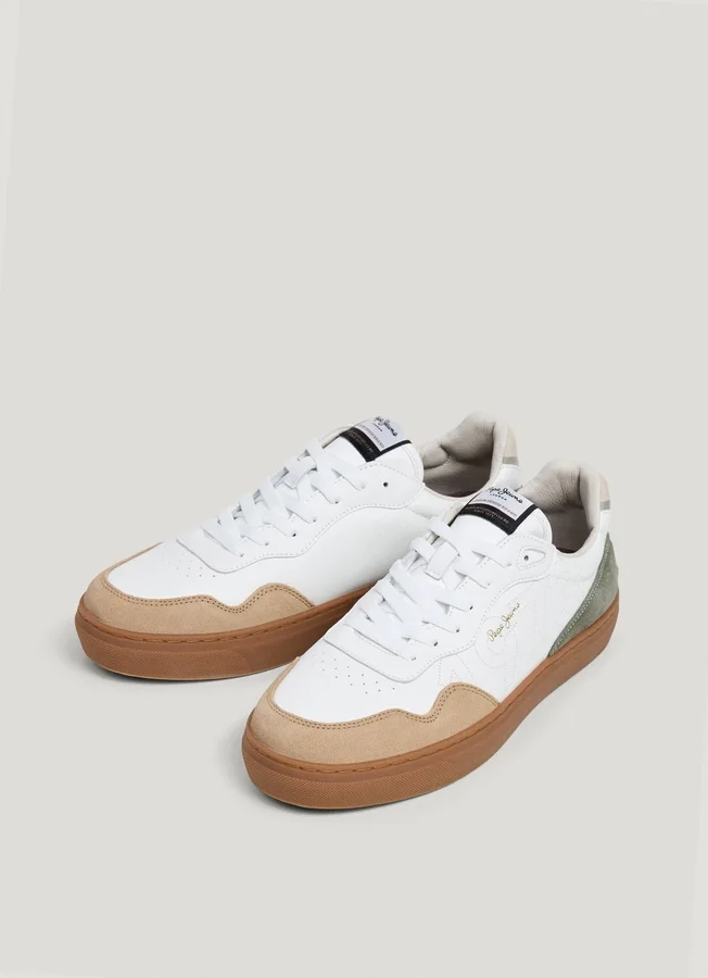 Sneaker aus Leder mit Details aus Wildleder Sneaker aus Leder mit Details aus Wildleder