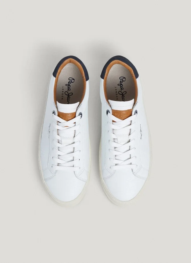 Sneaker aus Leder mit Details aus Wildleder Sneaker aus Leder mit Details aus Wildleder