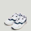 Sneaker aus Leder mit Details aus Wildleder Sneaker aus Leder mit Details aus Wildleder