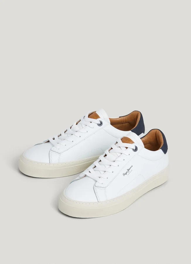 Sneaker aus Leder mit Details aus Wildleder Sneaker aus Leder mit Details aus Wildleder