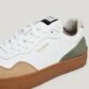 Sneaker aus Leder mit Details aus Wildleder Sneaker aus Leder mit Details aus Wildleder