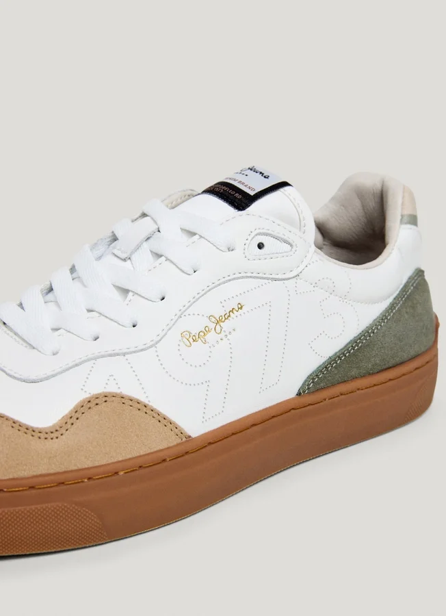 Sneaker aus Leder mit Details aus Wildleder Sneaker aus Leder mit Details aus Wildleder