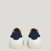 Sneaker aus Leder mit Details aus Wildleder Sneaker aus Leder mit Details aus Wildleder