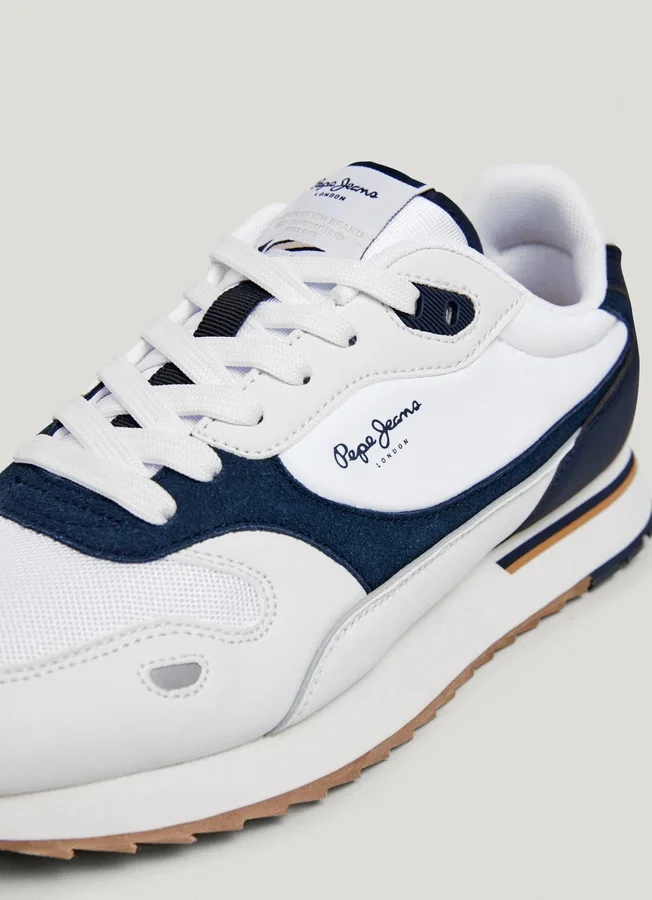Sneaker aus Leder mit Details aus Wildleder Sneaker aus Leder mit Details aus Wildleder