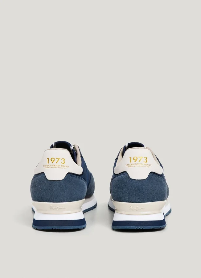 Sneaker aus Leder mit Details aus Wildleder Sneaker aus Leder mit Details aus Wildleder