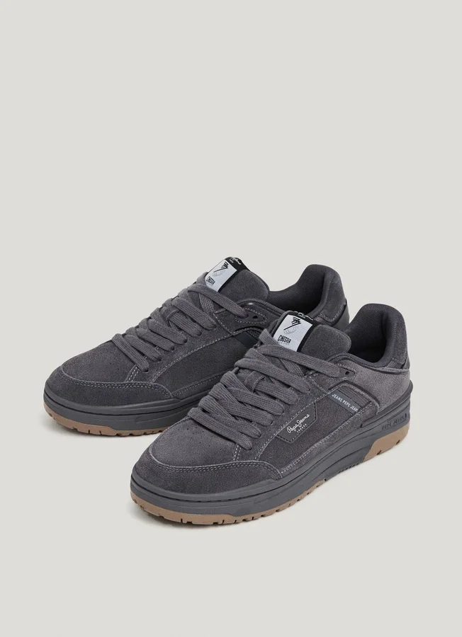 Sneaker mit Cupsole aus Wildleder Sneaker mit Cupsole aus Wildleder