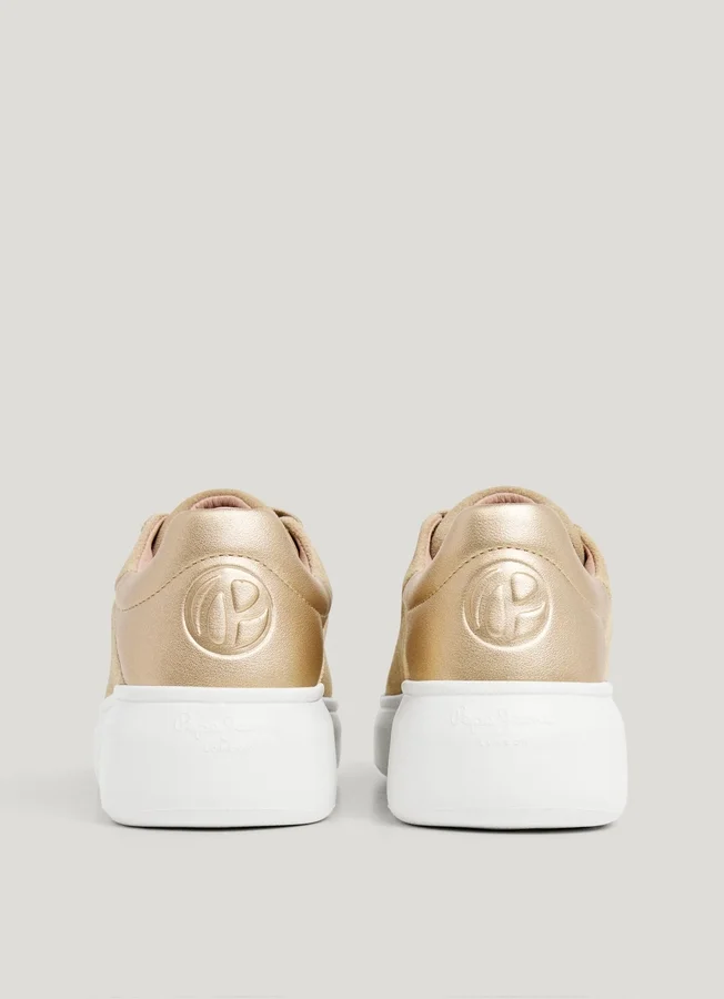 Sneaker mit Cupsole aus Wildleder Sneaker mit Cupsole aus Wildleder
