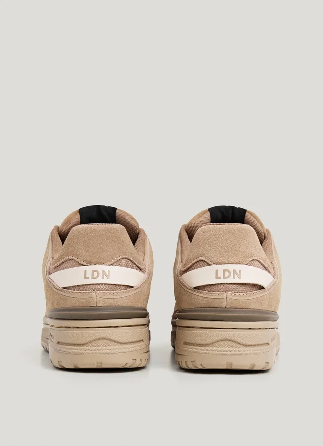 Sneaker mit Cupsole aus Wildleder Sneaker mit Cupsole aus Wildleder