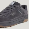 Sneaker mit Cupsole aus Wildleder Sneaker mit Cupsole aus Wildleder