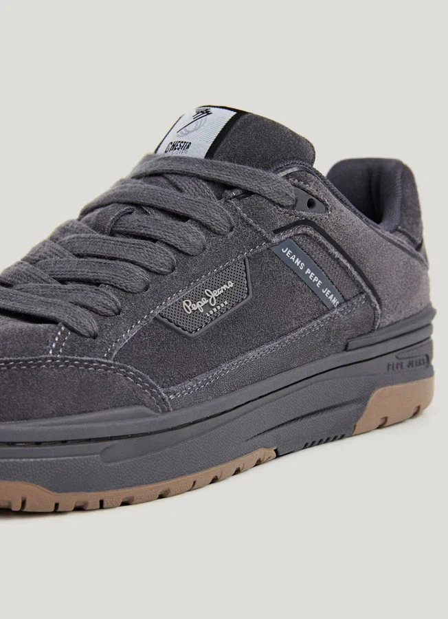 Sneaker mit Cupsole aus Wildleder Sneaker mit Cupsole aus Wildleder
