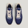 Sneaker mit Details aus Wildleder Sneaker mit Details aus Wildleder