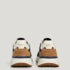 Sneaker mit Details aus Wildleder Sneaker mit Details aus Wildleder