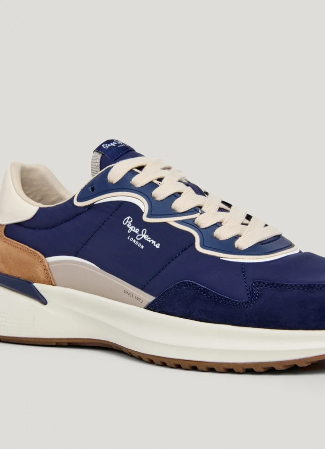 Sneaker mit Details aus Wildleder Sneaker mit Details aus Wildleder