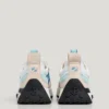 Sneaker mit transparenten Details Sneaker mit transparenten Details