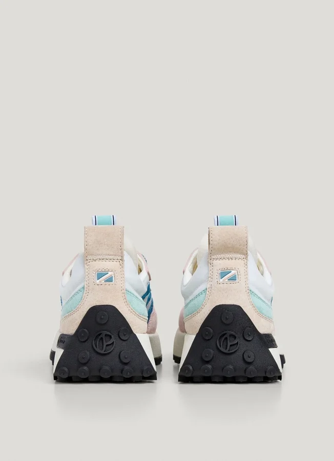 Sneaker mit transparenten Details Sneaker mit transparenten Details