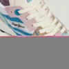 Sneaker mit transparenten Details Sneaker mit transparenten Details