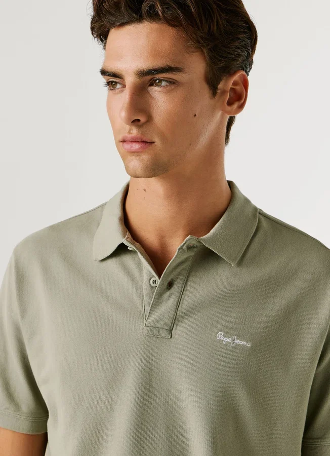 Stückgefärbtes Piqué-Poloshirt Stückgefärbtes Piqué-Poloshirt
