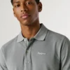 Stückgefärbtes Piqué-Poloshirt Stückgefärbtes Piqué-Poloshirt