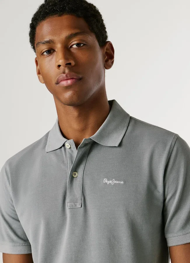Stückgefärbtes Piqué-Poloshirt Stückgefärbtes Piqué-Poloshirt