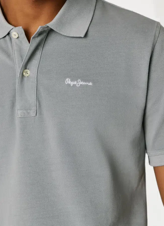 Stückgefärbtes Piqué-Poloshirt Stückgefärbtes Piqué-Poloshirt