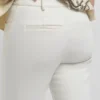 Stretchhose mit ausgestelltem Schnitt