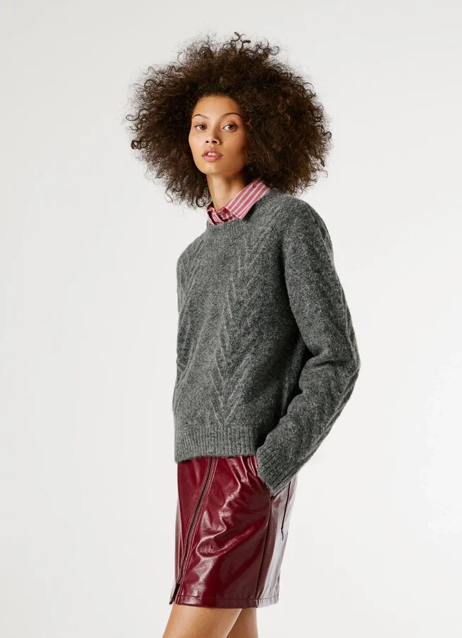 Strickpullover mit Rundhalsausschnitt Strickpullover mit Rundhalsausschnitt