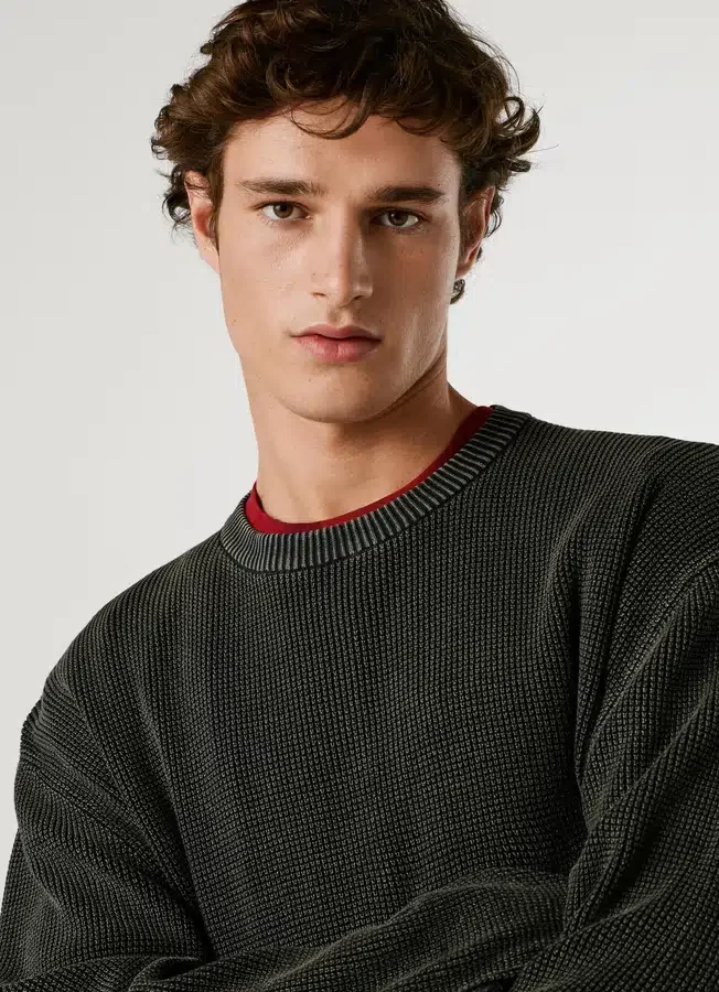 Strickpullover mit Rundhalsausschnitt Strickpullover mit Rundhalsausschnitt