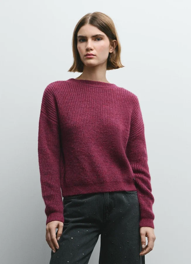 Strickpullover mit V-Ausschnitt Strickpullover mit V-Ausschnitt