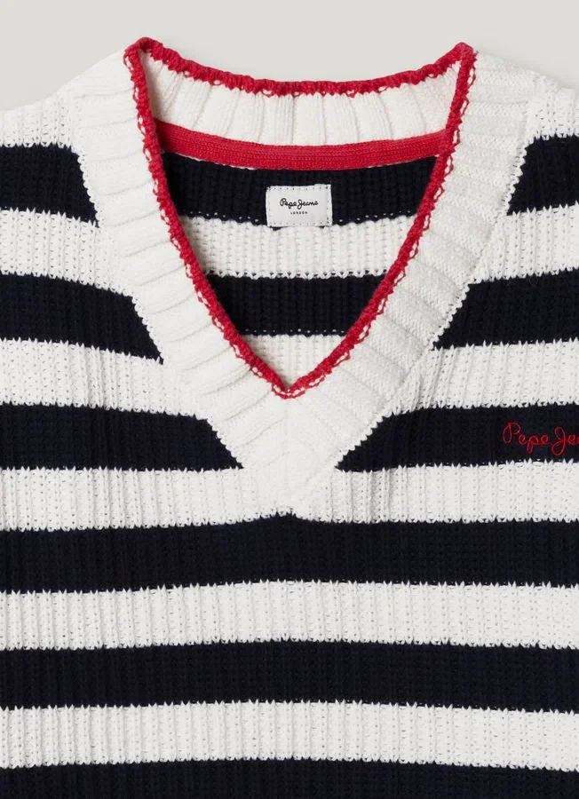 Strickpullover mit V-Ausschnitt Strickpullover mit V-Ausschnitt