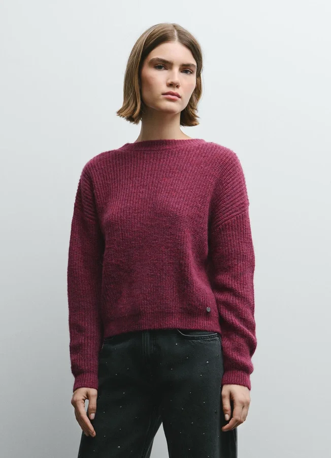 Strickpullover mit V-Ausschnitt Strickpullover mit V-Ausschnitt