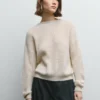 Strickpullover mit V-Ausschnitt Strickpullover mit V-Ausschnitt