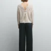 Strickpullover mit V-Ausschnitt Strickpullover mit V-Ausschnitt