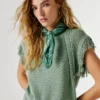 Strickweste mit Rundhalsausschnitt Strickweste mit Rundhalsausschnitt