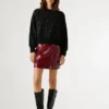 Sweatshirt mit Rundhalsausschnitt und Nieten