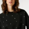 Sweatshirt mit Rundhalsausschnitt und Nieten