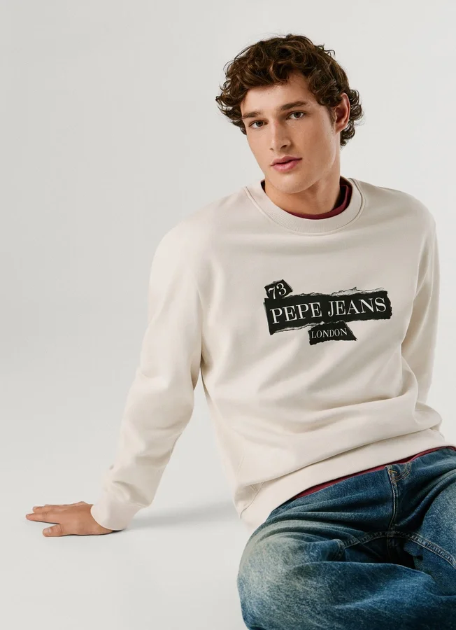 Sweatshirt mit Rundhalsausschnitt und normaler Passform Sweatshirt mit Rundhalsausschnitt und normaler Passform