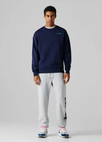 Sweatshirt mit Rundhalsausschnitt und normaler Passform