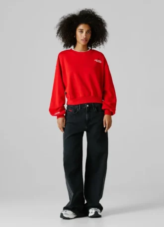 Sweatshirt mit Rundhalsausschnitt und normaler Passform
