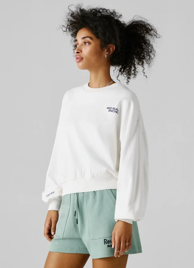 Sweatshirt mit Rundhalsausschnitt und normaler Passform Sweatshirt mit Rundhalsausschnitt und normaler Passform