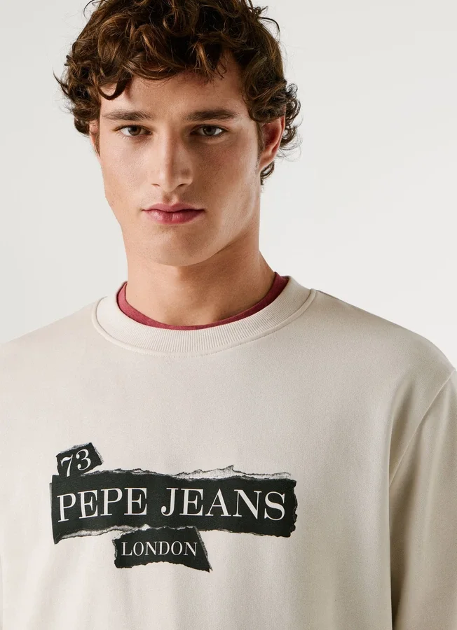 Sweatshirt mit Rundhalsausschnitt und normaler Passform Sweatshirt mit Rundhalsausschnitt und normaler Passform