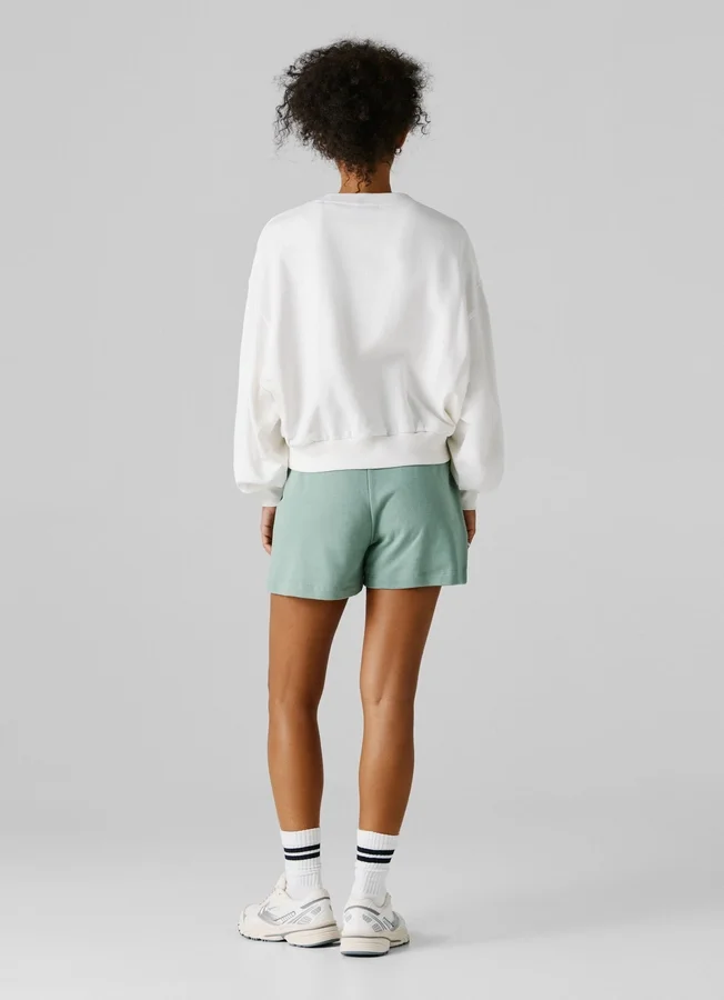 Sweatshirt mit Rundhalsausschnitt und normaler Passform Sweatshirt mit Rundhalsausschnitt und normaler Passform