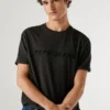 T-Shirt in Regular Fit mit gesticktem Logo T-Shirt in Regular Fit mit gesticktem Logo