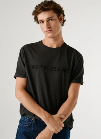 T-Shirt in Regular Fit mit gesticktem Logo