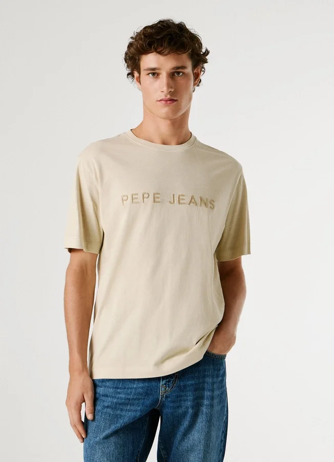 T-Shirt in Regular Fit mit gesticktem Logo T-Shirt in Regular Fit mit gesticktem Logo