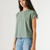 T-Shirt mit durchbrochenen Blumenverzierungen