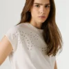 T-Shirt mit durchbrochenen Blumenverzierungen