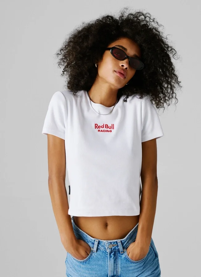 T-Shirt mit gesticktem Logo und Rippbündchen T-Shirt mit gesticktem Logo und Rippbündchen