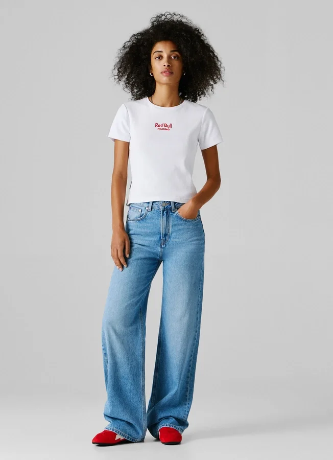 T-Shirt mit gesticktem Logo und Rippbündchen T-Shirt mit gesticktem Logo und Rippbündchen