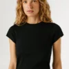 T-Shirt mit gesticktem Logo und Rippstrick